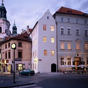 u-tri-bubnu.praguehotelsweb.com/