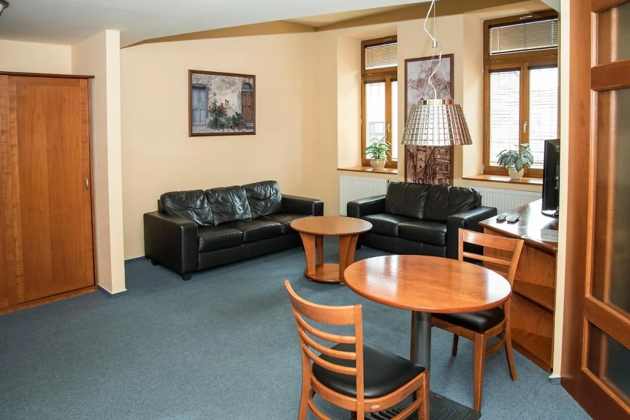 Penzion Zelena Zaba Pardubice Guest house